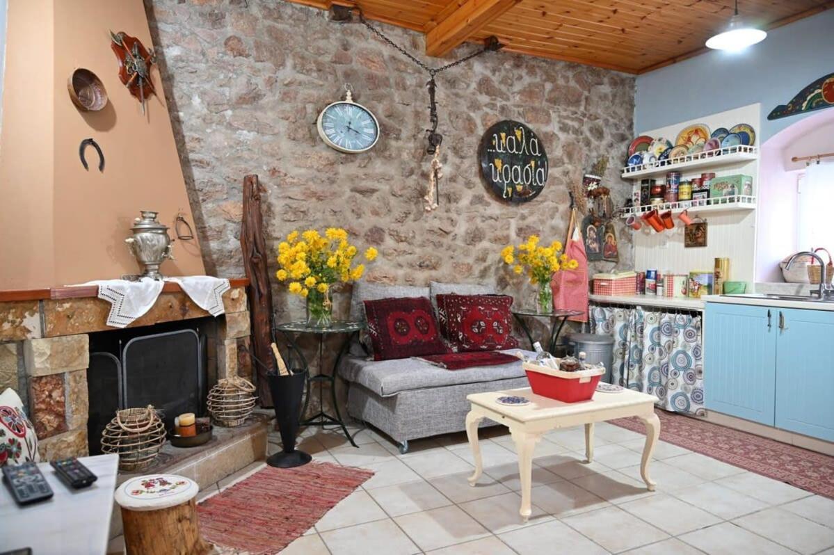 Kalavrita Winter Retreat - Homely Spacious Chalet Ano Vlasia Exterior photo