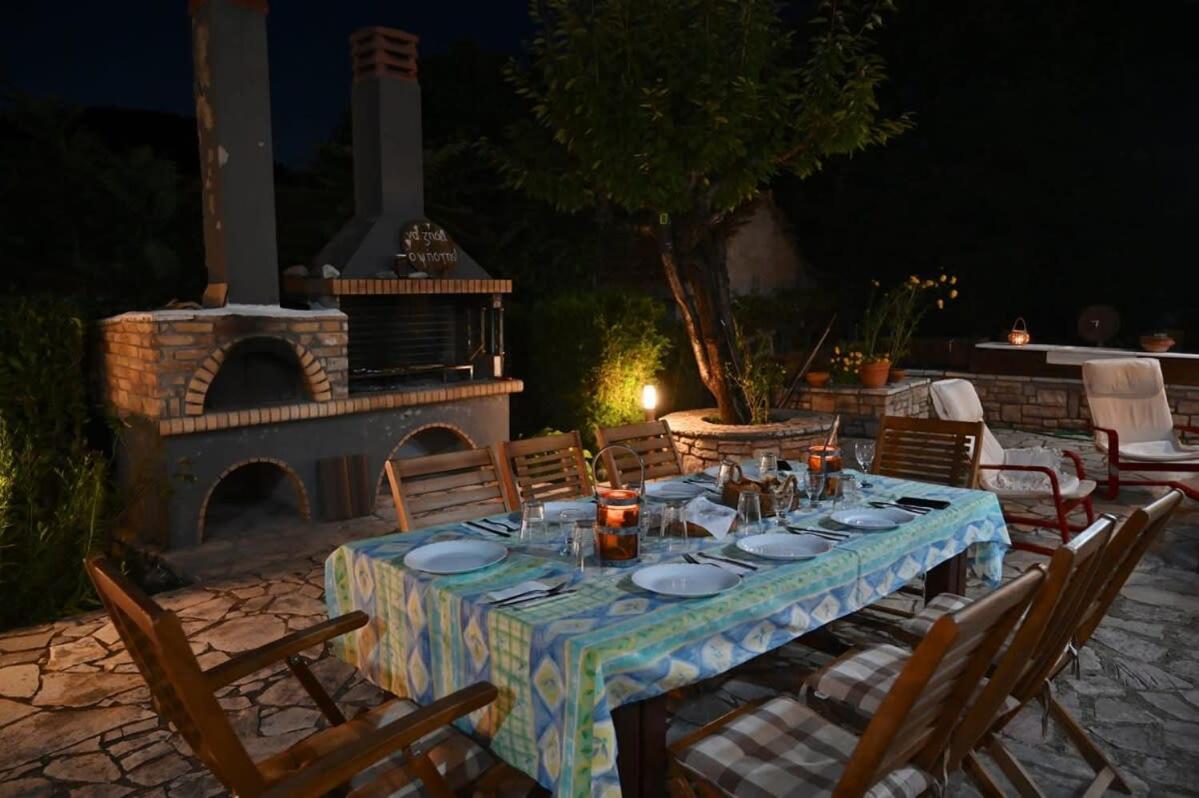 Kalavrita Winter Retreat - Homely Spacious Chalet Ano Vlasia Exterior photo